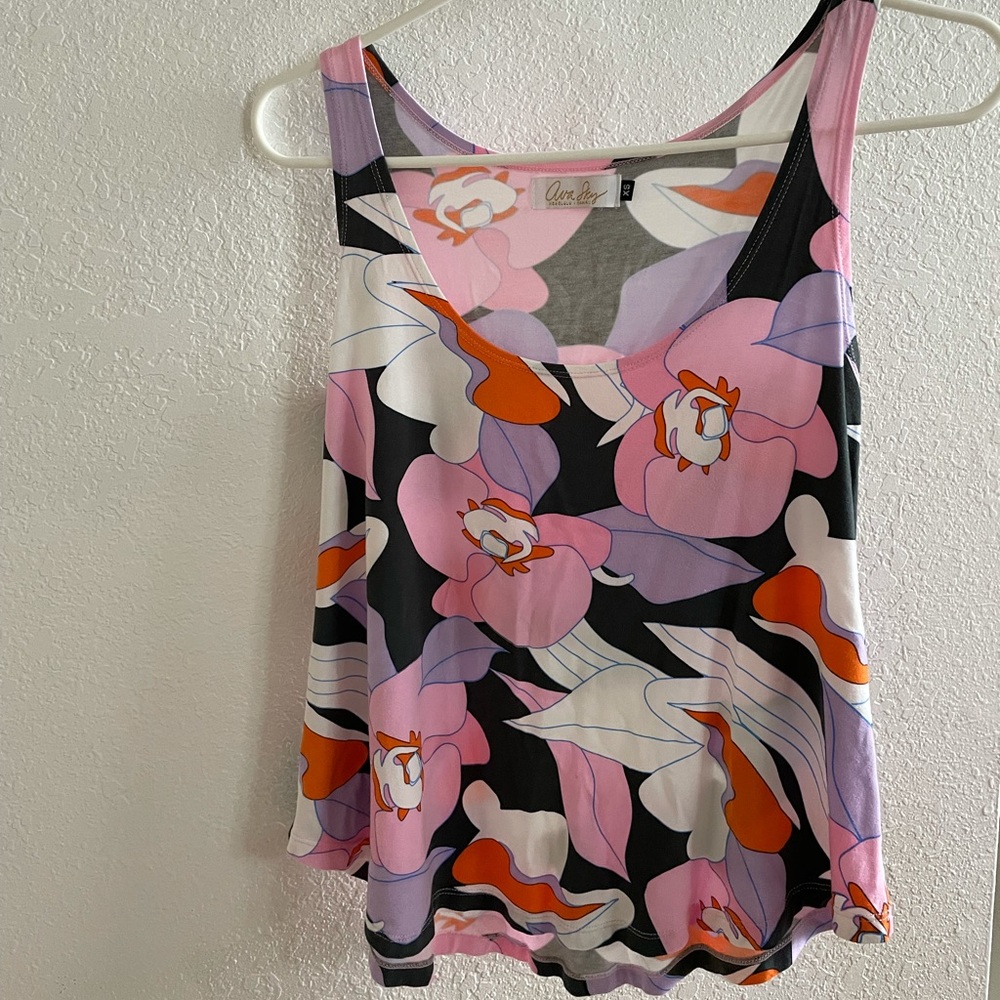Fighting Eel floral tank